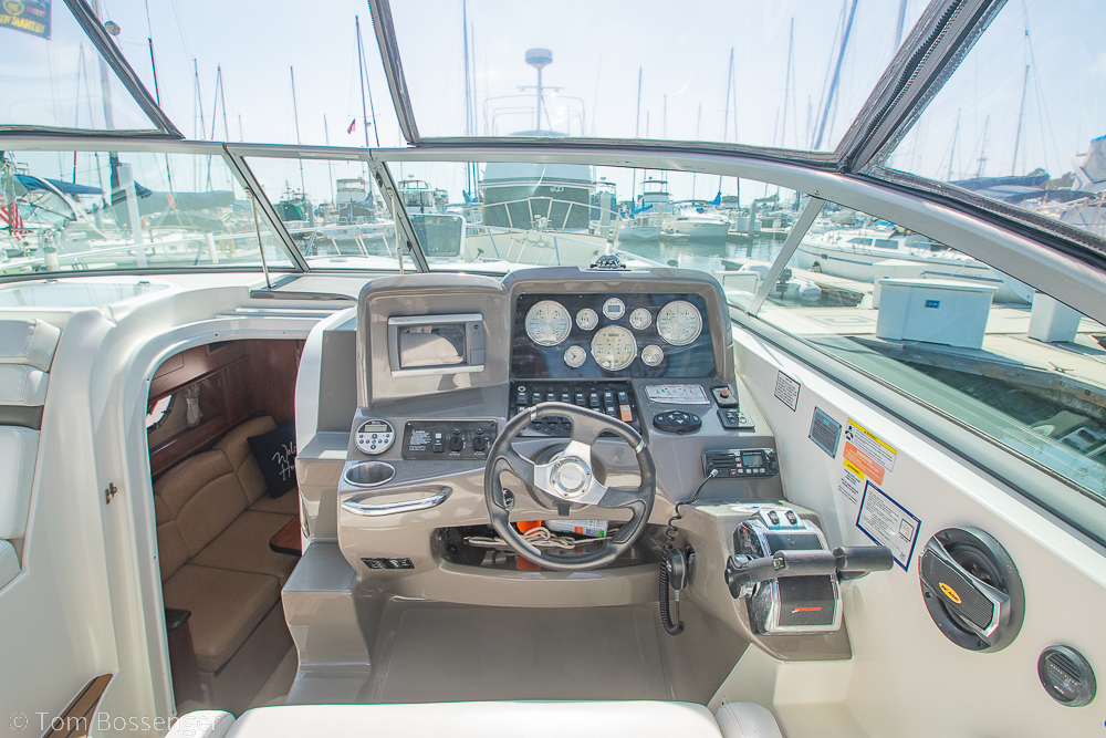 2012 Rinker 310 Express Cruiser