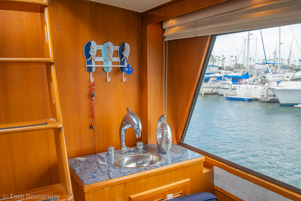 1990 Kha Shing Flush Deck 60 Motor Yacht