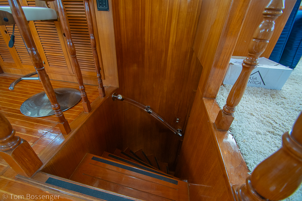 1990 Kha Shing Flush Deck 60 Motor Yacht