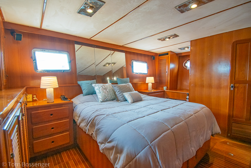 1990 Kha Shing Flush Deck 60 Motor Yacht