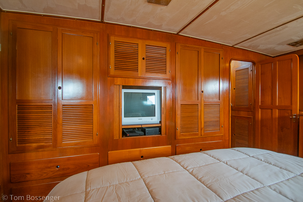 1990 Kha Shing Flush Deck 60 Motor Yacht
