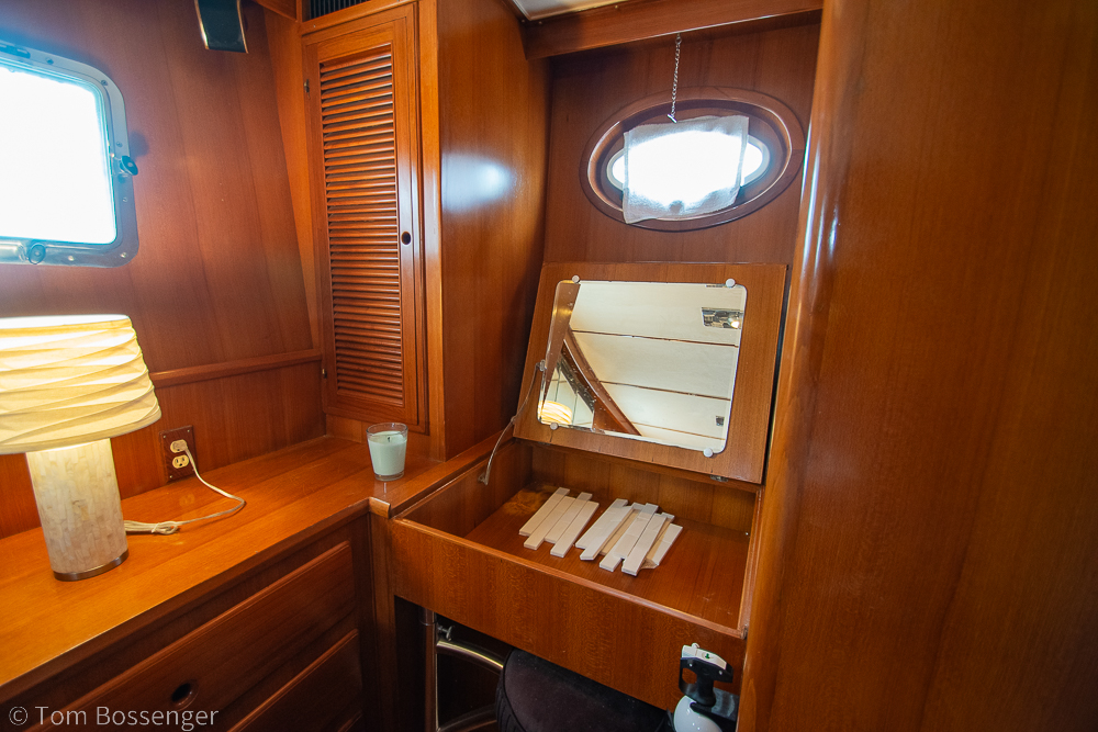 1990 Kha Shing Flush Deck 60 Motor Yacht
