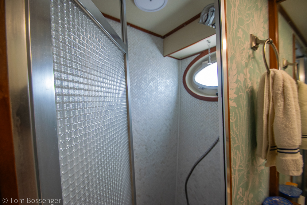 1990 Kha Shing Flush Deck 60 Motor Yacht