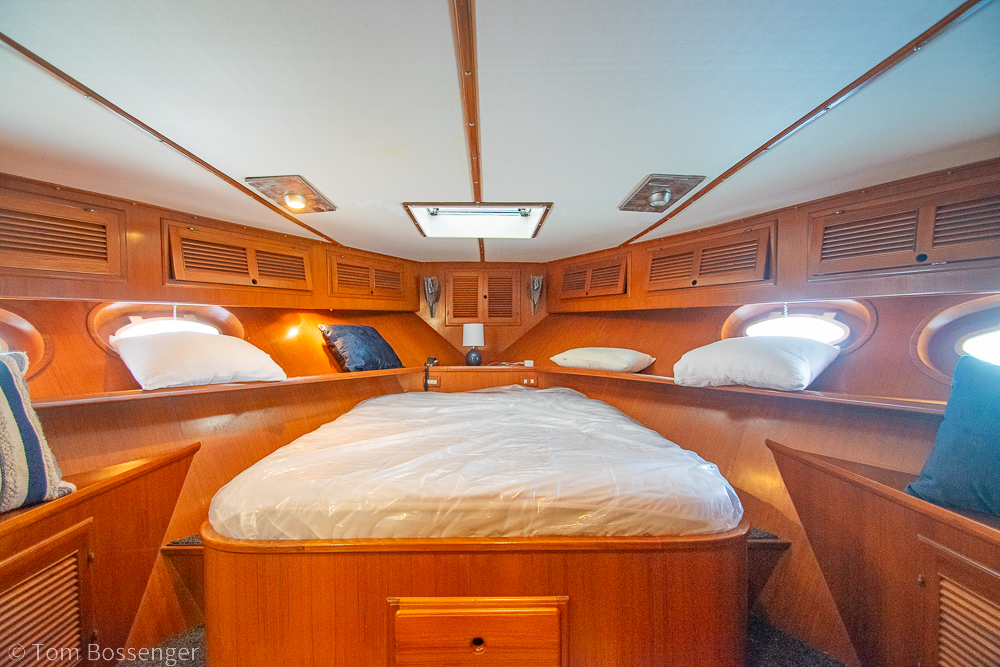 1990 Kha Shing Flush Deck 60 Motor Yacht