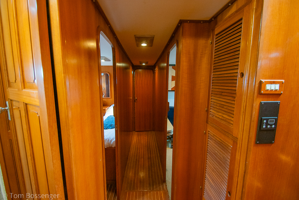 1990 Kha Shing Flush Deck 60 Motor Yacht