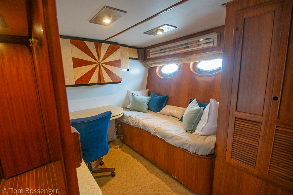 1990 Kha Shing Flush Deck 60 Motor Yacht
