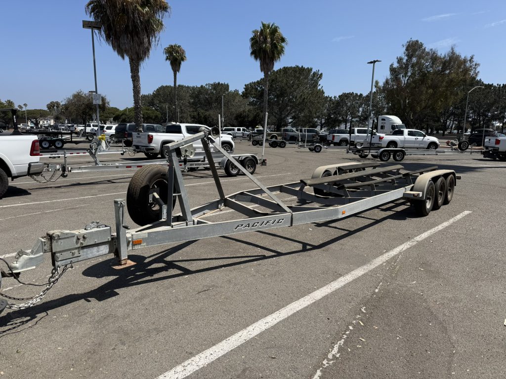 2006 Custom Pacific Boat Trailers Triple-Axle Boat Trailer