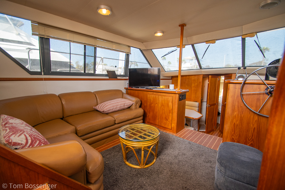 1994 Carver 370 Aft Cabin