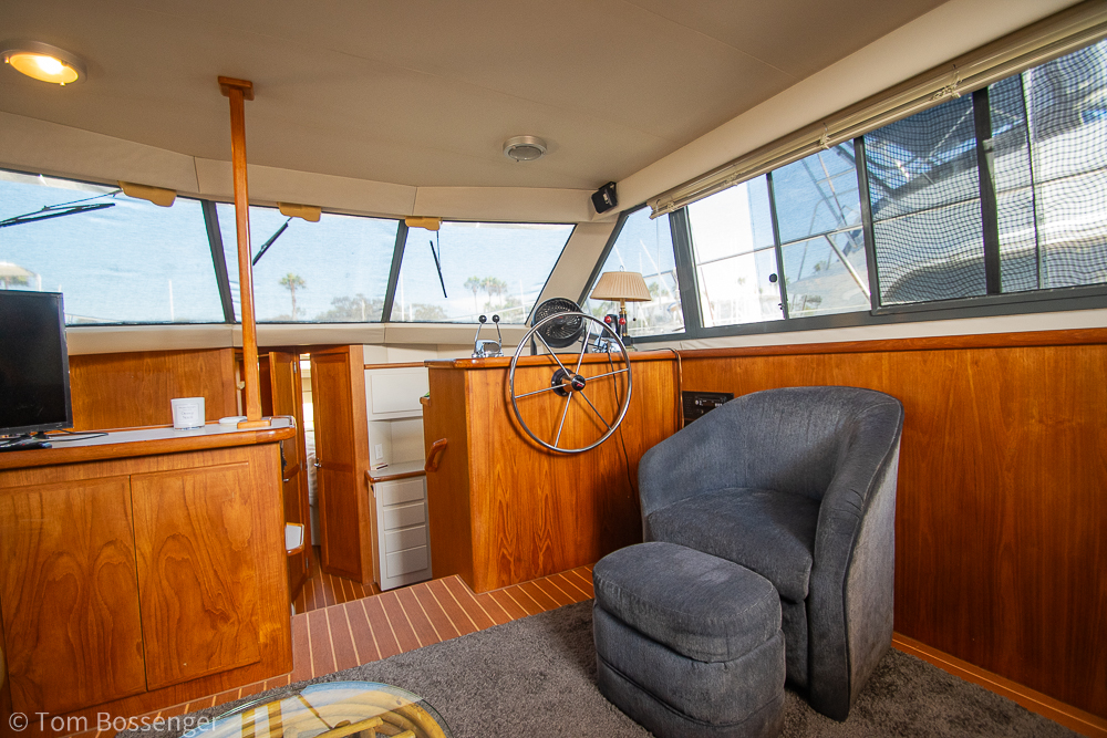 1994 Carver 370 Aft Cabin