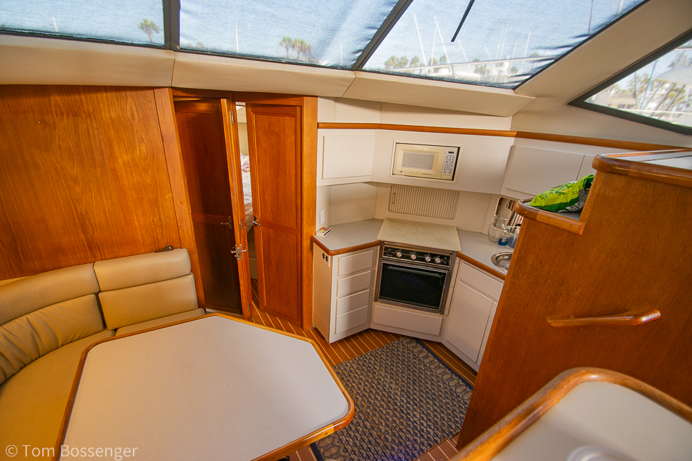 1994 Carver 370 Aft Cabin