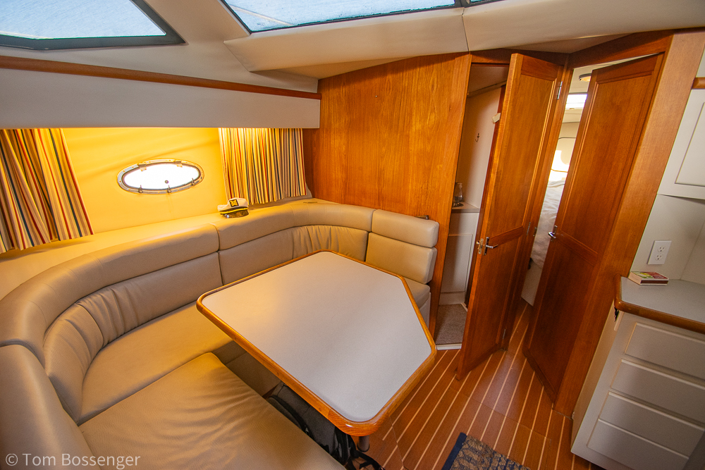 1994 Carver 370 Aft Cabin
