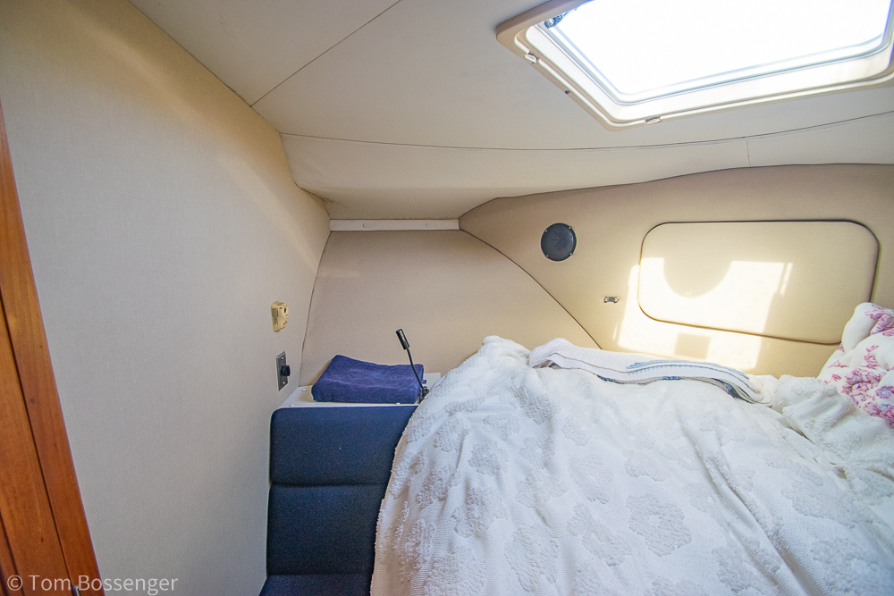1994 Carver 370 Aft Cabin
