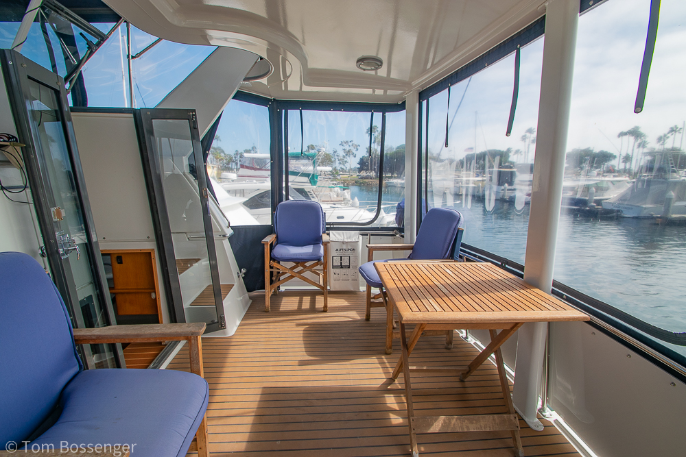 1994 Carver 370 Aft Cabin