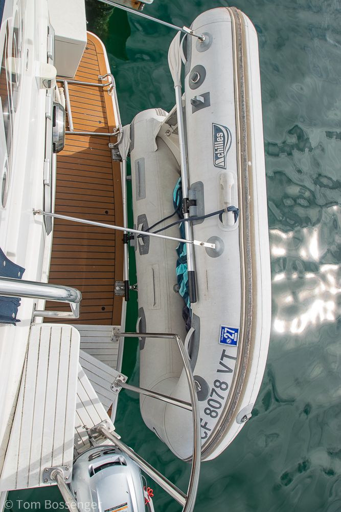 1994 Carver 370 Aft Cabin