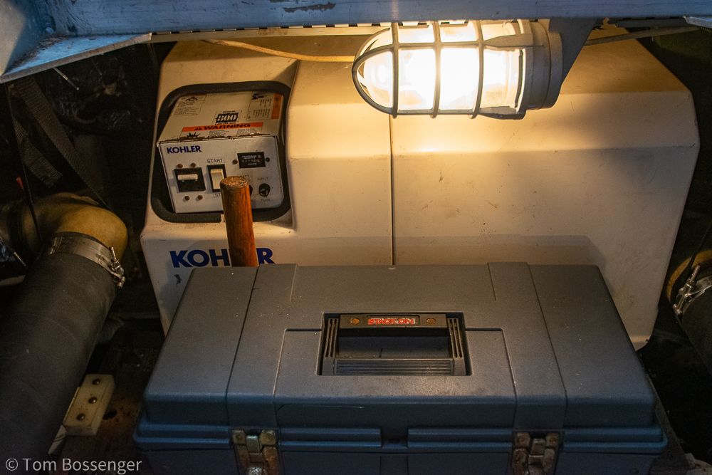 1994 Carver 370 Aft Cabin