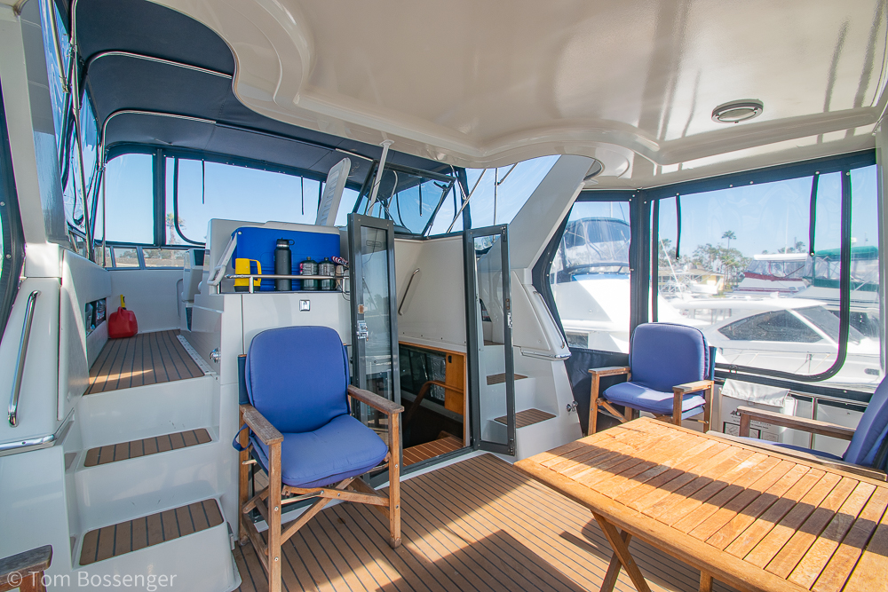 1994 Carver 370 Aft Cabin