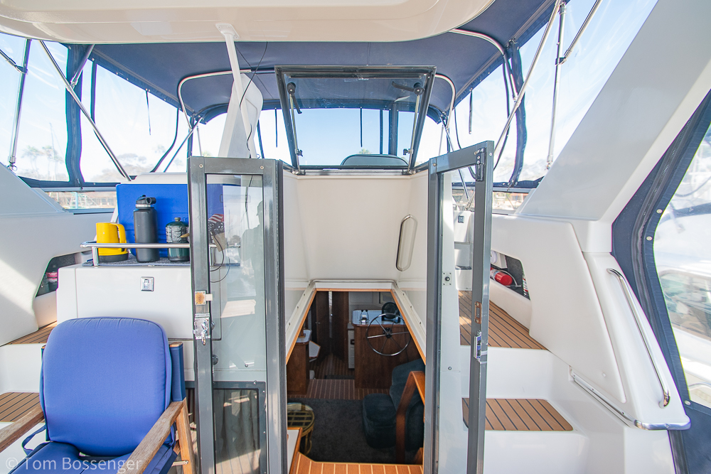 1994 Carver 370 Aft Cabin