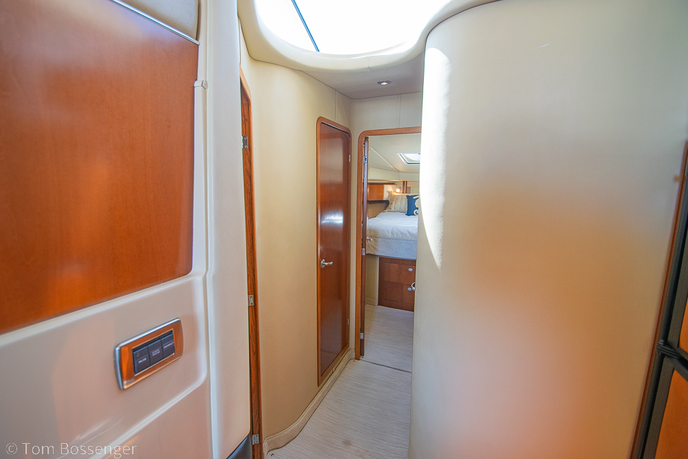 2005 Sea Ray 420 Sedan Bridge