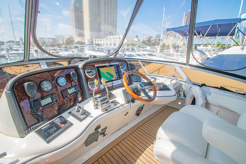 2005 Sea Ray 420 Sedan Bridge