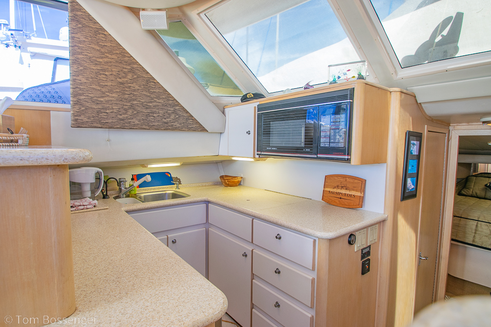 1993 Tiara Yachts 4300 Convertible