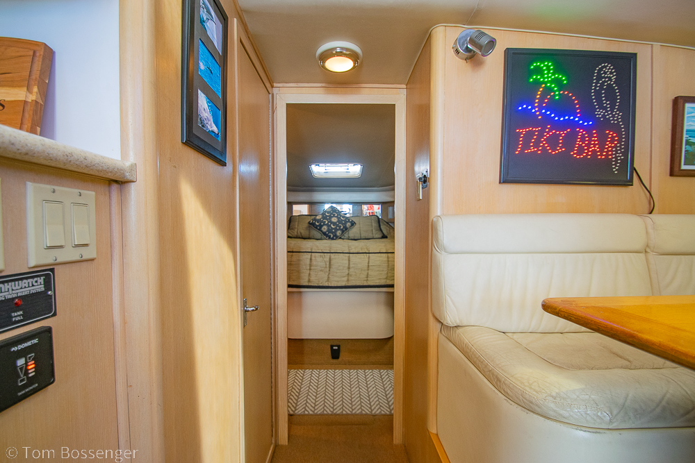 1993 Tiara Yachts 4300 Convertible