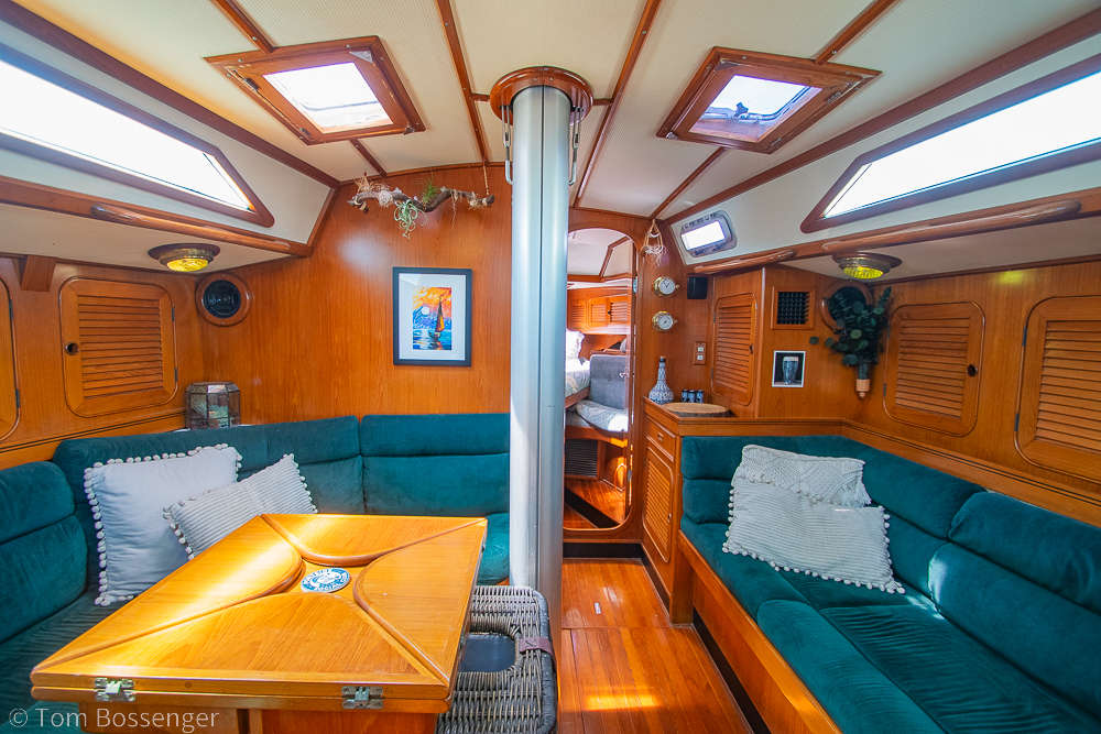 1988 Hylas 44 Center Cockpit