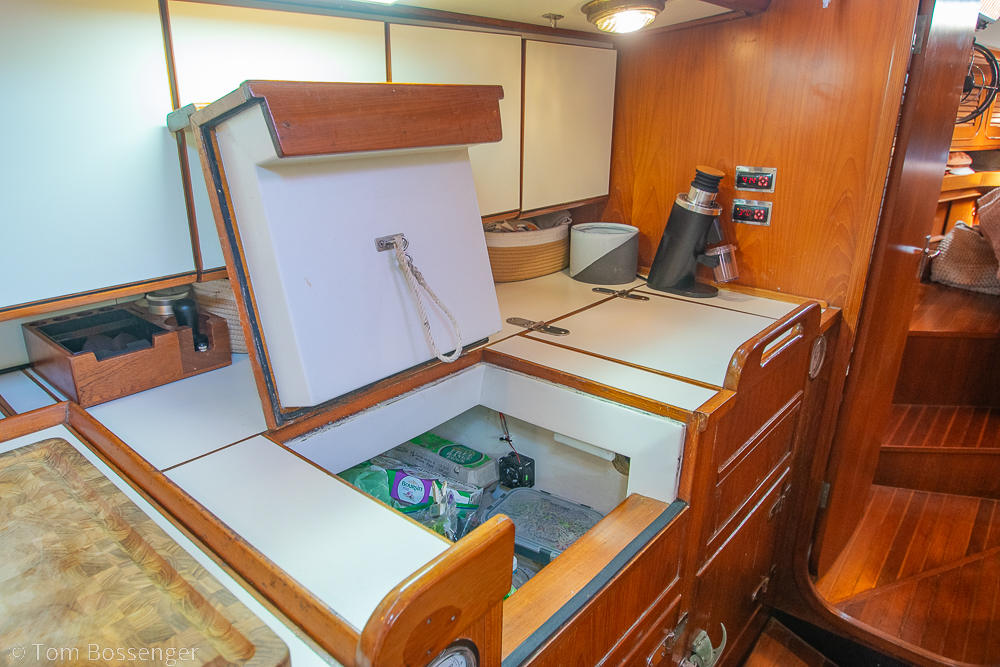 1988 Hylas 44 Center Cockpit
