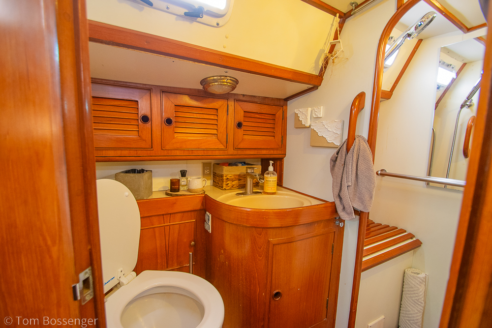 1988 Hylas 44 Center Cockpit