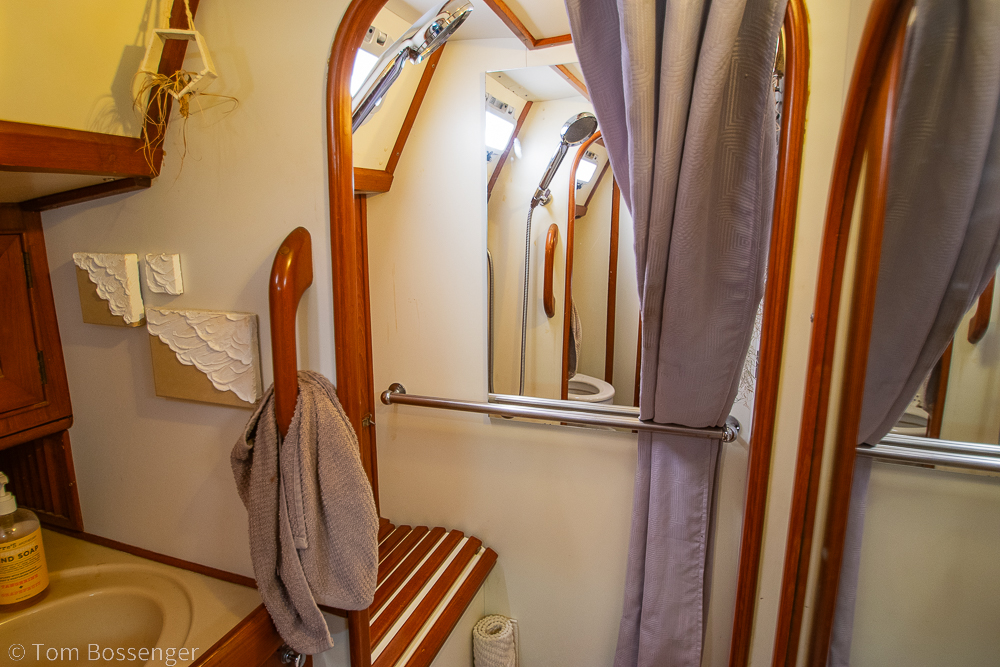 1988 Hylas 44 Center Cockpit