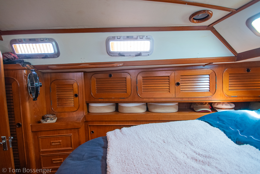 1988 Hylas 44 Center Cockpit