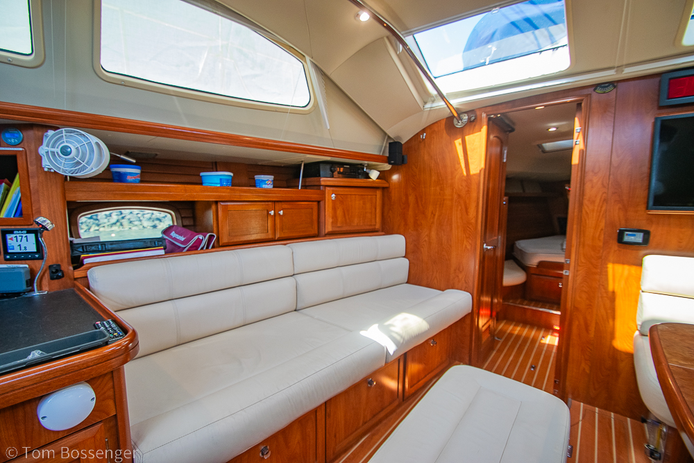 2009 Hunter 50 Center Cockpit